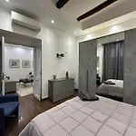 Bilocale A Chiaia Vicino A Via Dei Mille * Nápoly