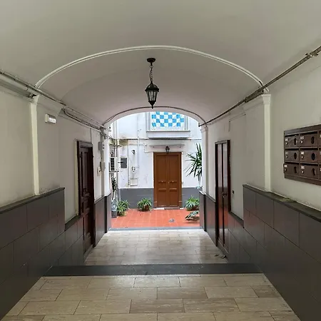 Bilocale A Chiaia Vicino A Via Dei Mille Nápoly