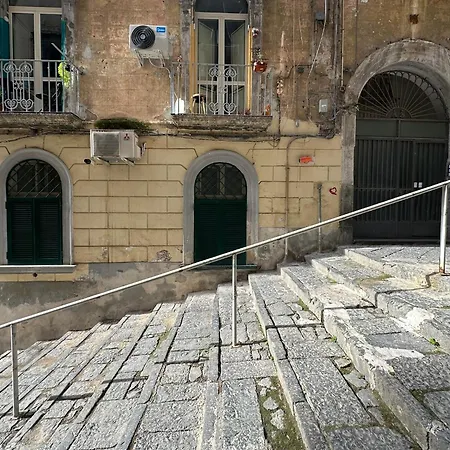 Bilocale A Chiaia Vicino A Via Dei Mille Apartman Nápoly