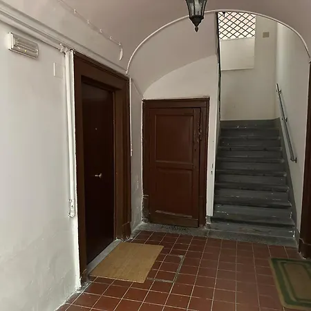 Apartman Bilocale A Chiaia Vicino A Via Dei Mille