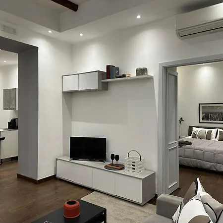 Apartman Bilocale A Chiaia Vicino A Via Dei Mille