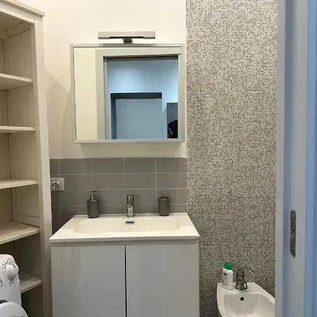 Bilocale A Chiaia Vicino A Via Dei Mille * Neapol