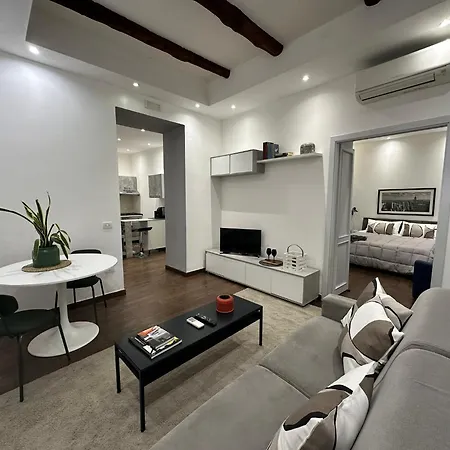 Bilocale A Chiaia Vicino A Via Dei Mille Apartmán *